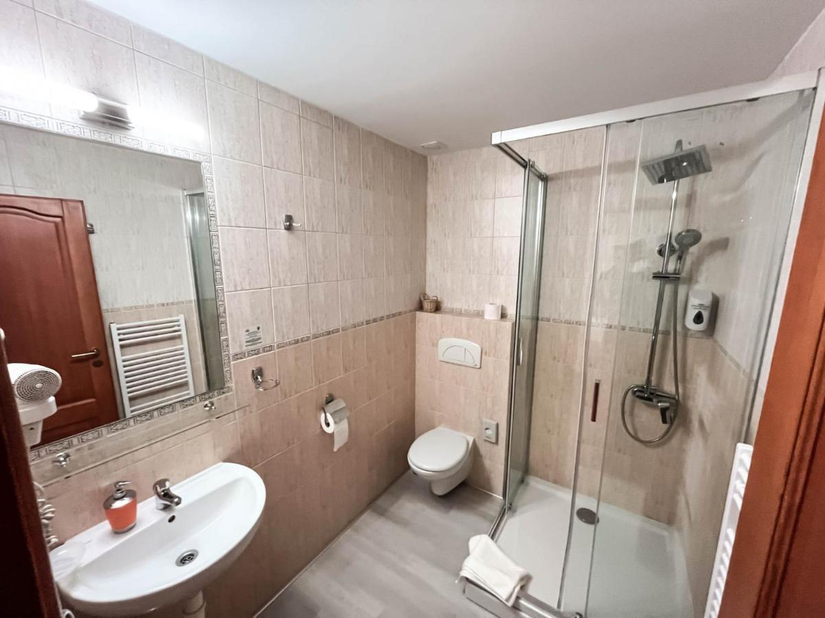 Penzion Tavel Prešov Exteriör bild