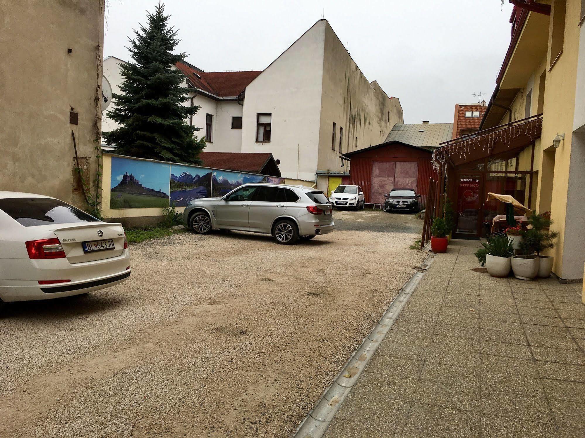 Penzion Tavel Prešov Exteriör bild